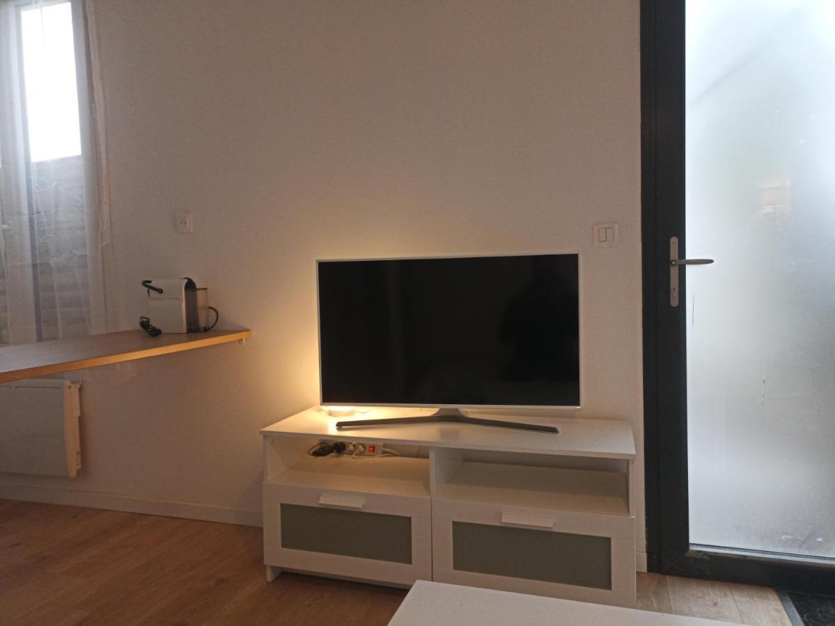 Appartement Studio Cosy Avec Terrasse Et Jardin à Floirac  Extérieur photo